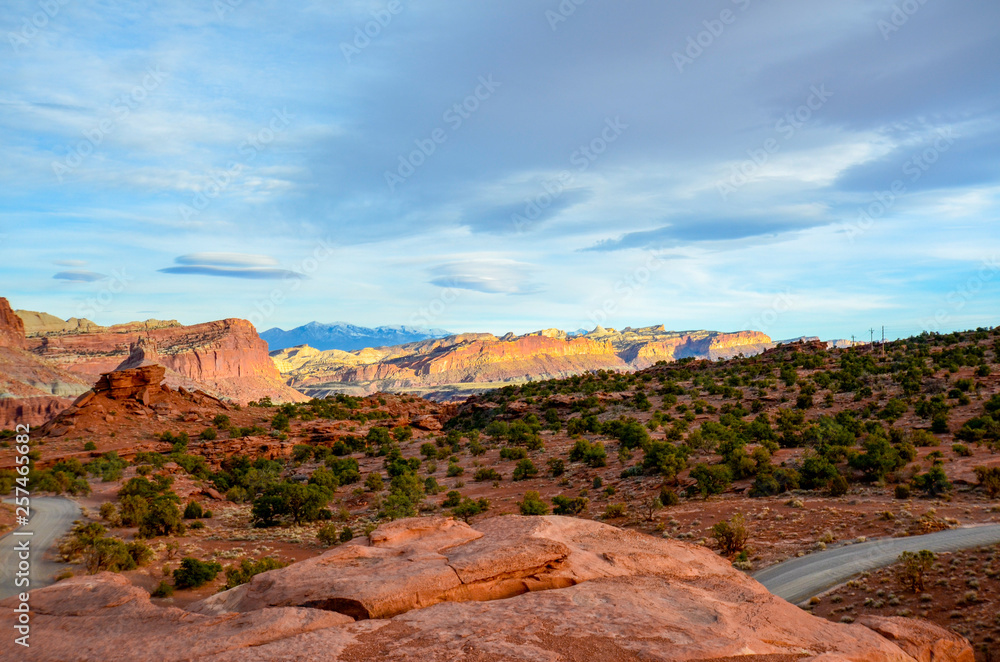 Fototapeta premium Trail winding though park in Utah