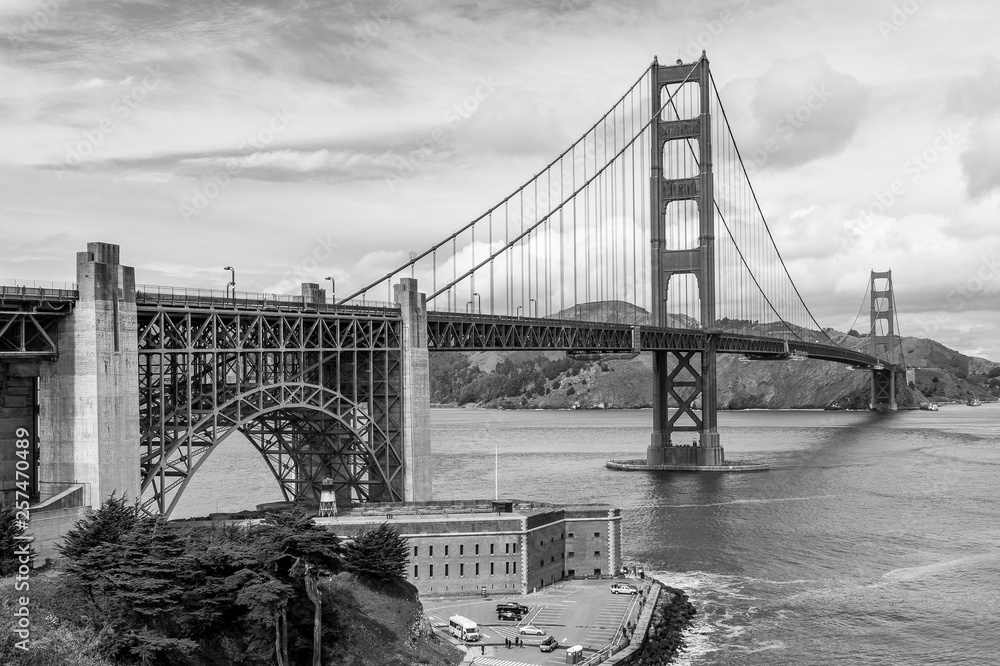 Golden Gate perspective black and white