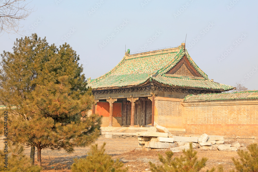 Fototapeta premium Ancient Chinese traditional architecture