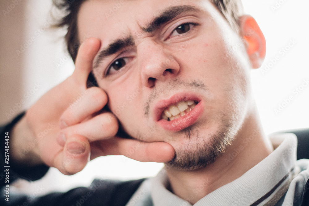 Obraz premium emotional cool guy