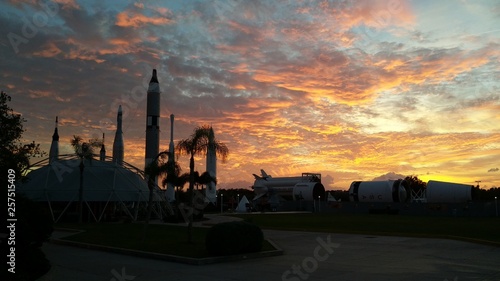 Fotografía KENNEDY SPACE CENTER, FLORIDA, USA - Rocket Garden view Merritt Island at evening