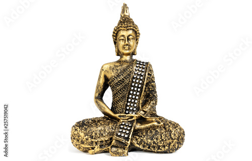 Foto Buddha sculpture with golden color and vintage overall look isolated on white ba