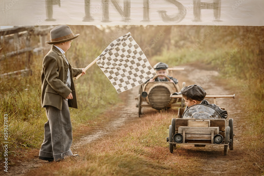 Finish the race between the boys on self-made cars