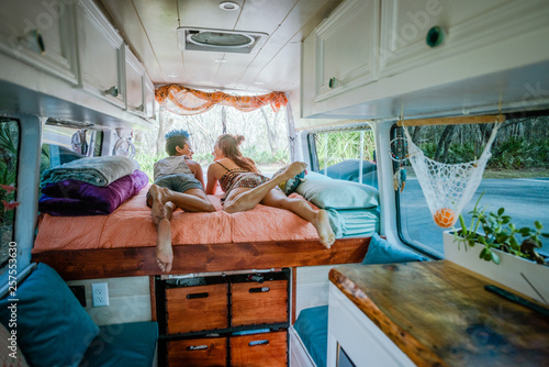 Fototapeta Campervan Couple Life