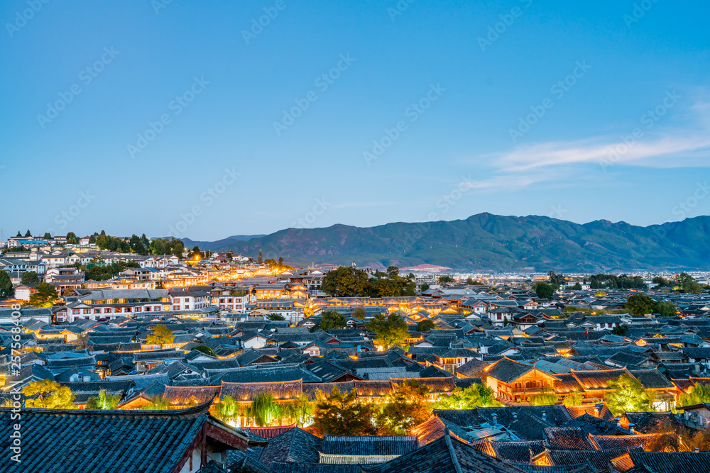 Fototapeta premium Nightscape of Dayan Ancient City, Lijiang, Yunnan, China
