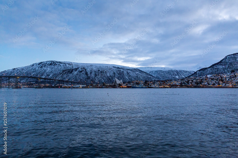 Ausblick in Tromso über das Meer