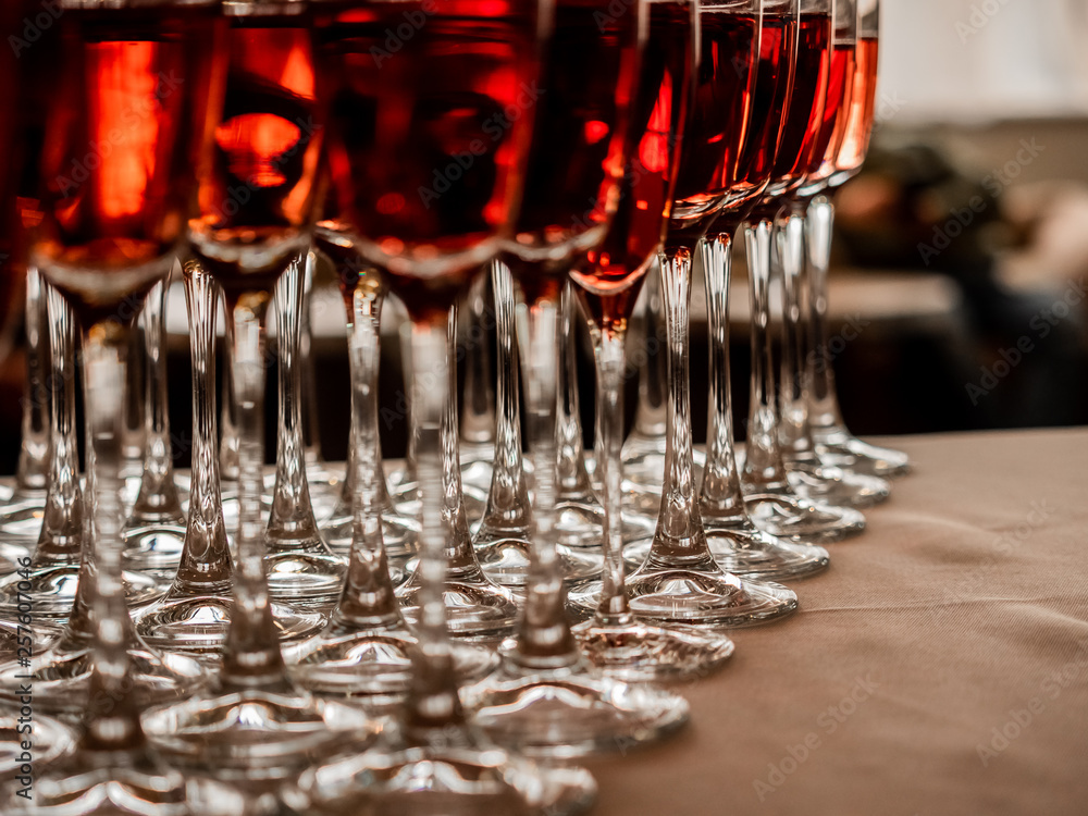 Glasses with sparkling wines:  red