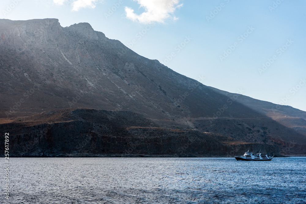 Cliffs of cruise to Balos Cliffs of cruise to Balos