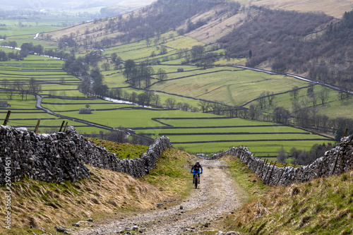 Mountain bike, Kettlewell, Yorkshire Dales