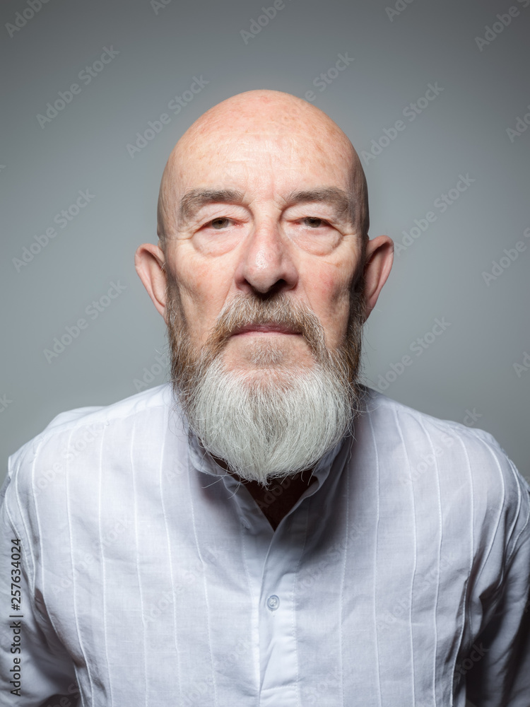 Fototapeta premium old man portrait