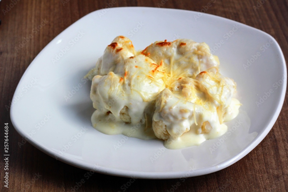 Coliflor gratinada con bechamel Coliflor gratinada con bechamel