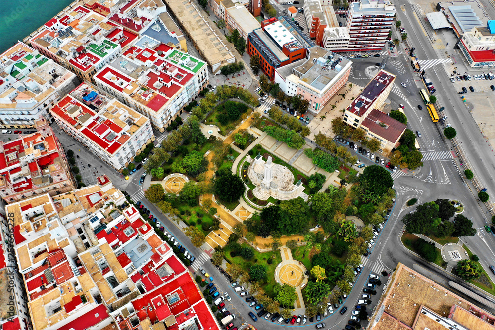 Fototapeta premium Cadiz Luftbilder - Hochauflösende Luftbilder von Cadiz mit der DJI Mavic 2 Drohne