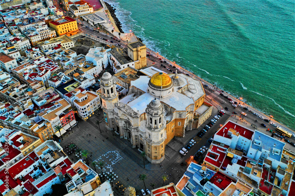 Cadiz aus der Luft - Luftbilder von Cadiz in Spanien. Aufgenommen mit der DJI Mavic 2 Drohne