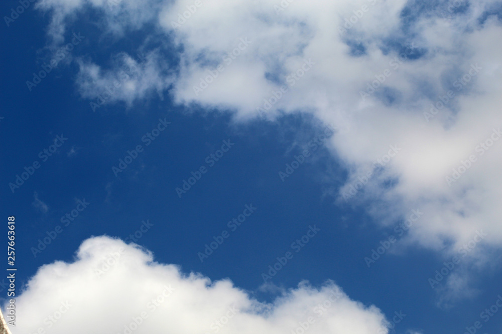 Obraz premium white clouds in sky