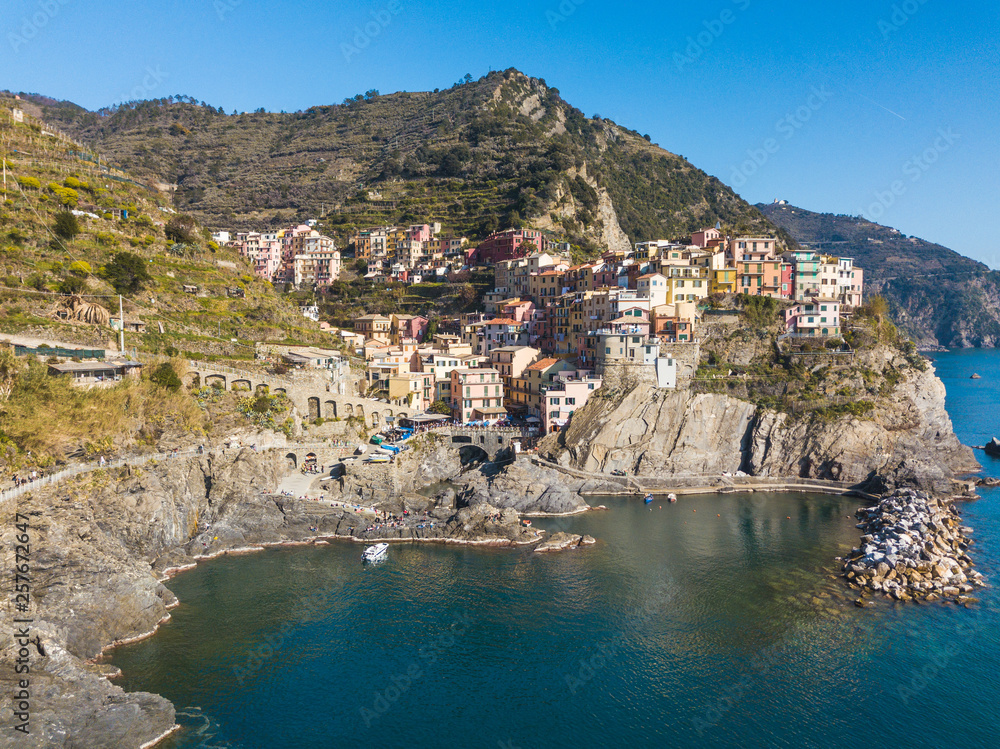 Cinque Terre in Liguria. Manarola, un paese per le vacanze estive in Italia.