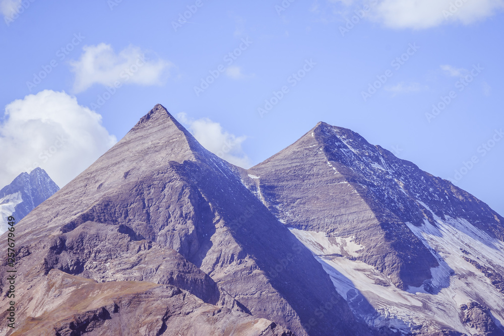 Fototapeta premium Mountain range of the Großglockner, Austria, National Park Hohe Tauern