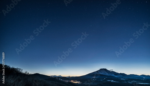 群馬県 二度上峠から見る冬の浅間山