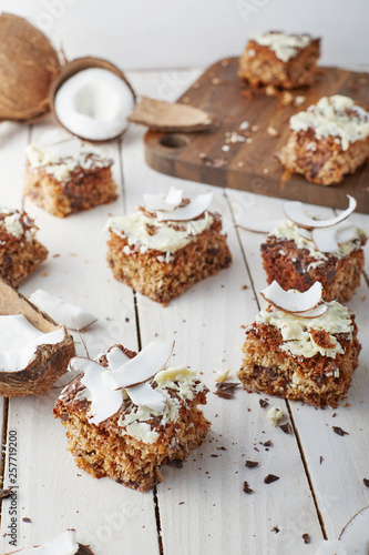 Flapjack with white chocolate and coconut