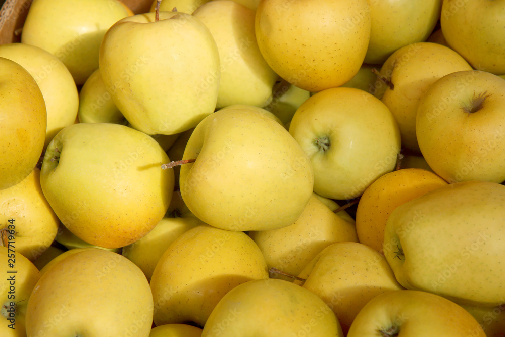 yellow apples in the market