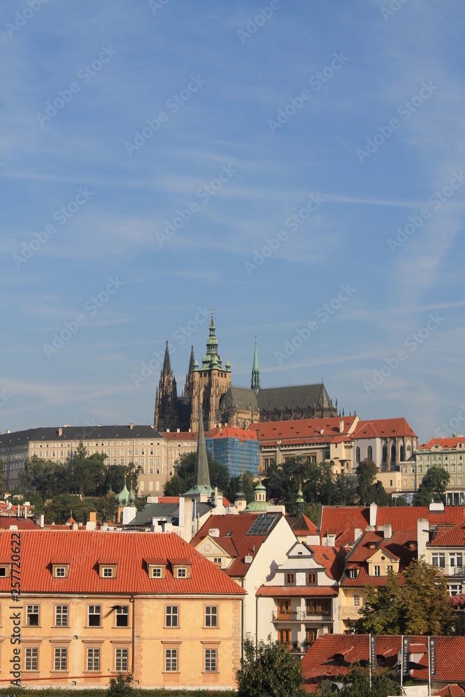 Obraz premium Panorama starego miasta w Pradze, Czechy