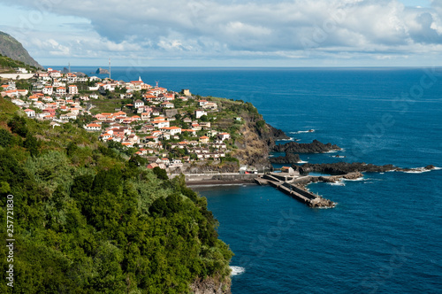Fototapeta Naklejka Na Ścianę i Meble -  Blick auf Seixal auf Madeira