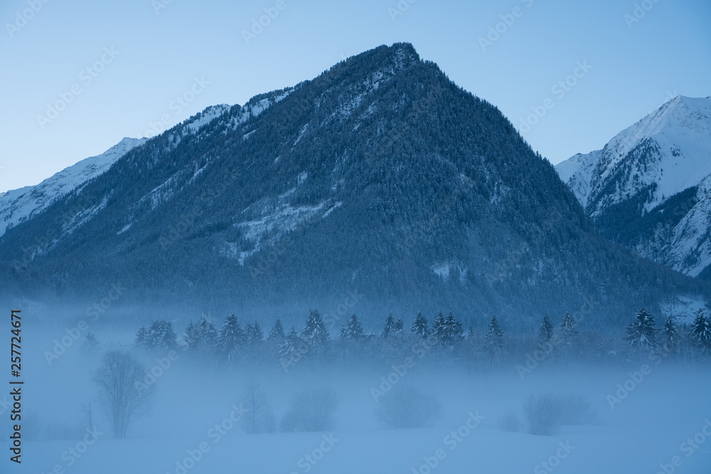 Verschneiter Berg - Österreich