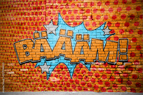 Bang  Comic Ziegelsteinmauer Graffiti