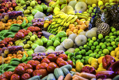 Fototapeta Naklejka Na Ścianę i Meble -  Fruit display,market place,Costa rica
