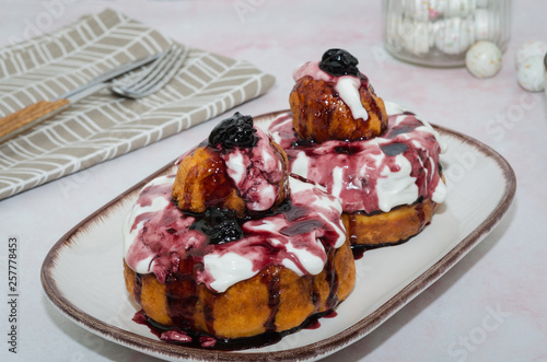 Papanasi - romanian specialty. Papanasi - a traditional romanian dessert 