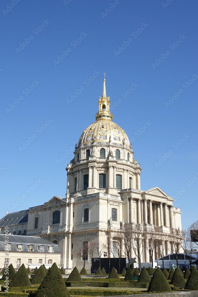 Les Invalides, formally the Hôtel national des Invalides, or also as Hôtel des Invalides, is a complex of buildings in the 7th arrondissement of Paris, France, containing museums and monuments.