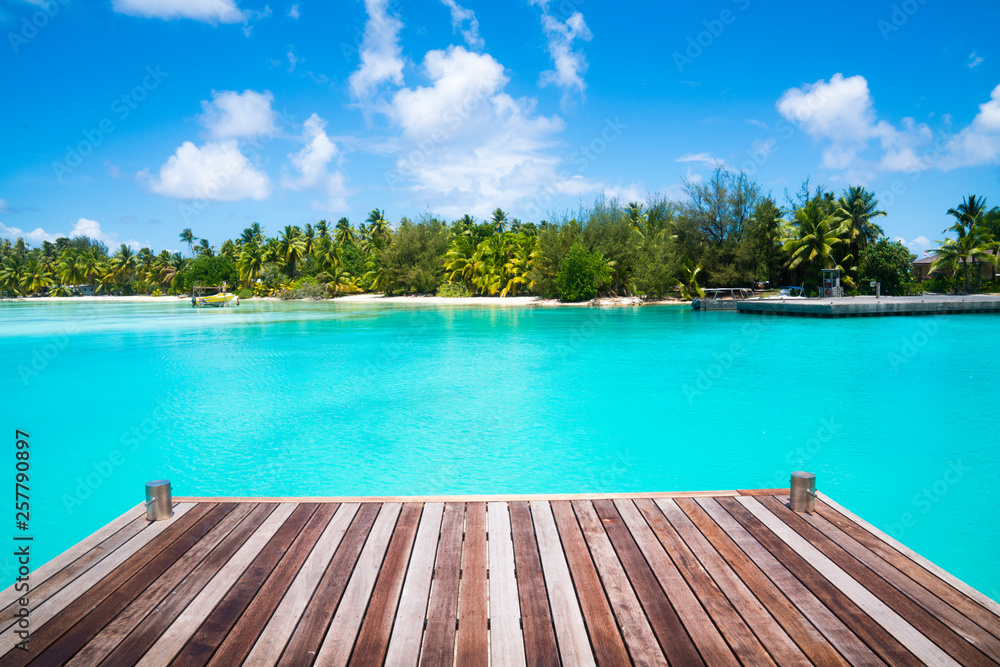 Dock in Bora Bora - obrazy, fototapety, plakaty 