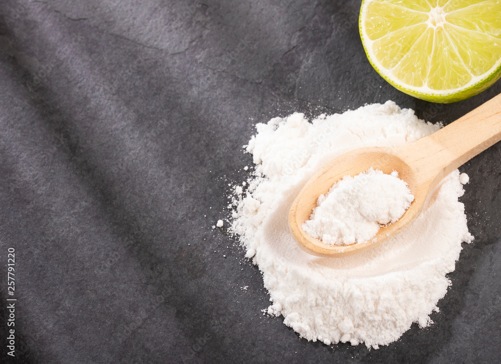 Baking soda with lemon - Citrus × latifolia Baking soda with lemon - Citrus × latifolia