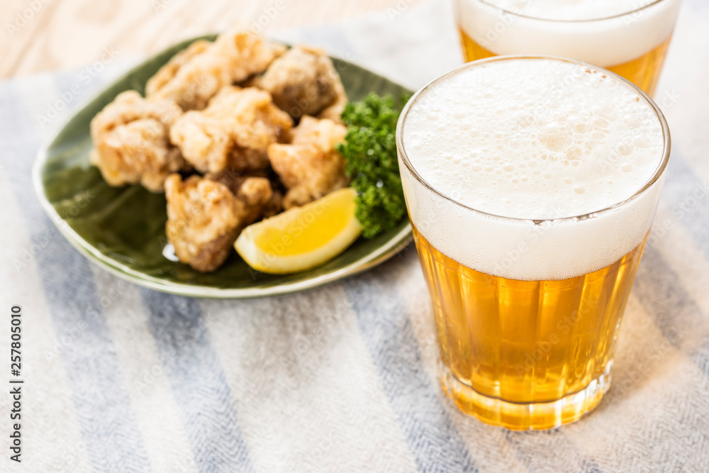 ノンアルコールビールと唐揚げ ノンアルコールビールと唐揚げ