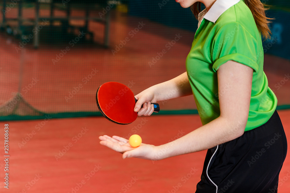 submission of the ball in table tennis close, only the hands of