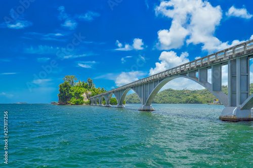 Fototapeta Naklejka Na Ścianę i Meble -  	the pedestrian bridge in the Saman Gulf Dominican Republic, connects the coast with two tiny islets of Cayo Linares and Cayo-Vihia