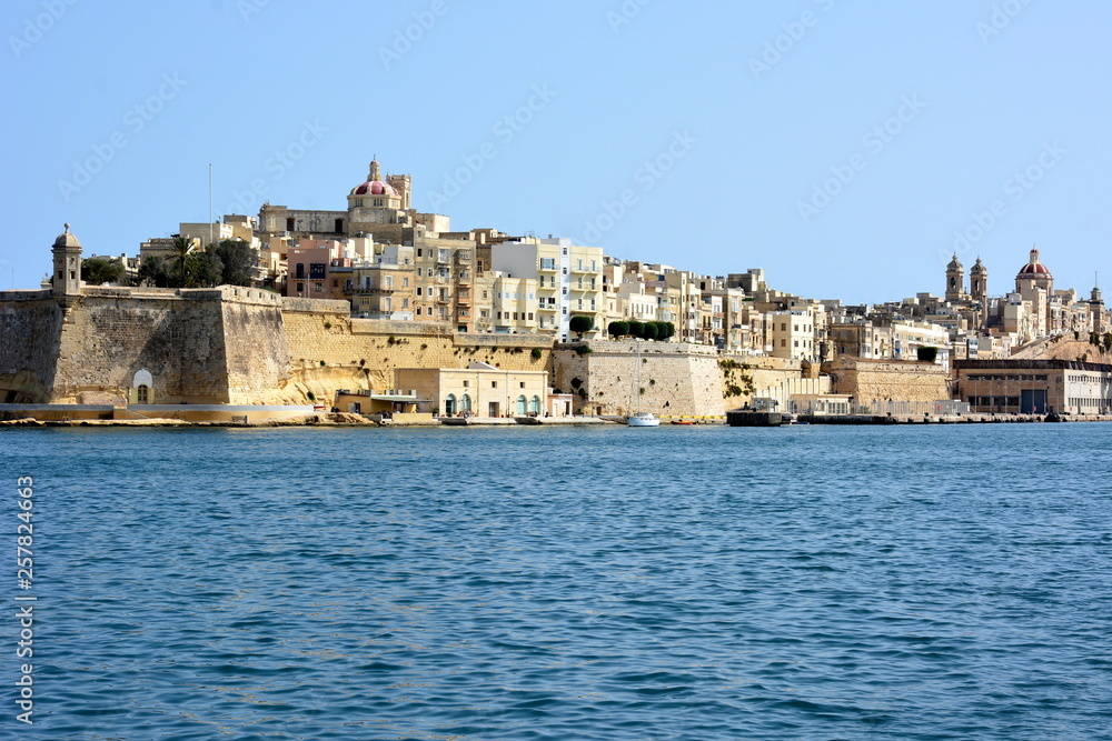 Malte, La Valette, cette ville très typique a été fondée par les chevaliers de Malte, elle est classée au patrimoine mondial de l'Unesco.