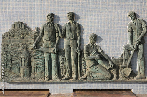 Tableau sur toile Monument to Alfonso Torres, Plaza Puerta de la Villa, 30202 Cartagena, Murcia, S