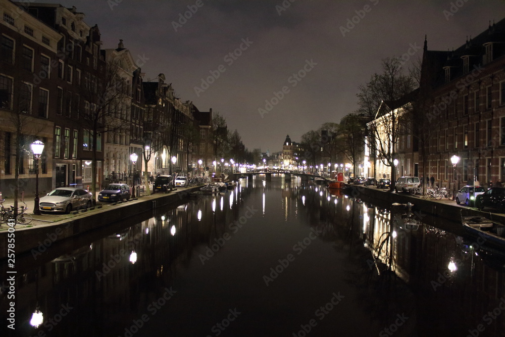 Amsterdam Gracht bei Nacht
