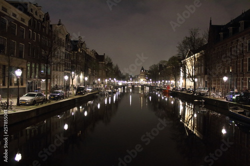 Amsterdam Gracht bei Nacht