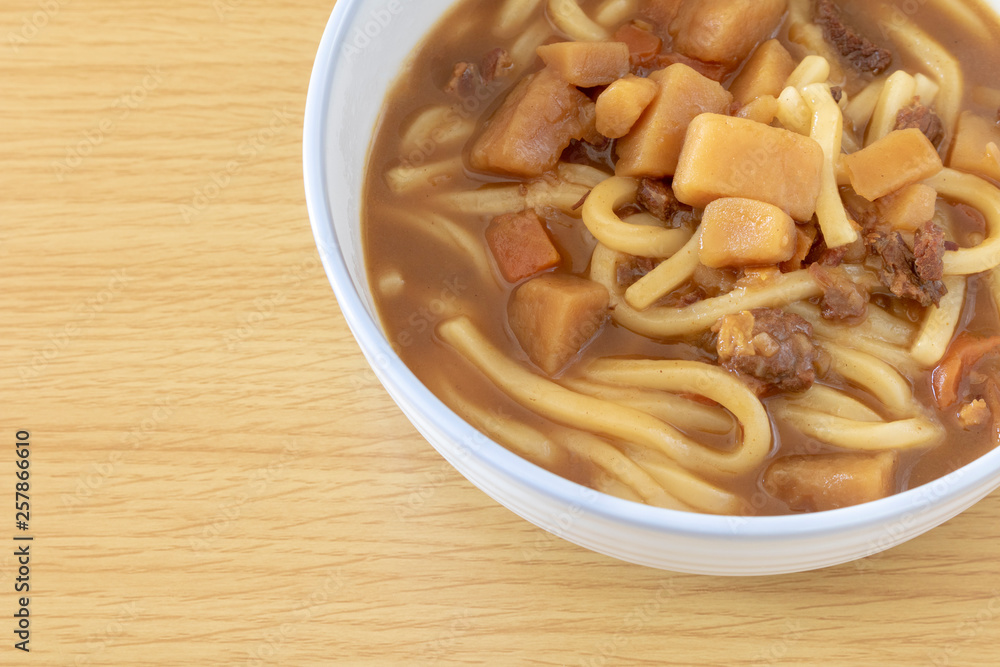 カレー味のうどん カレー味のうどん