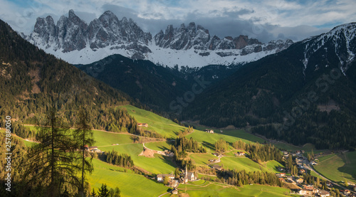 Odle mountain, Dolomites © forcdan