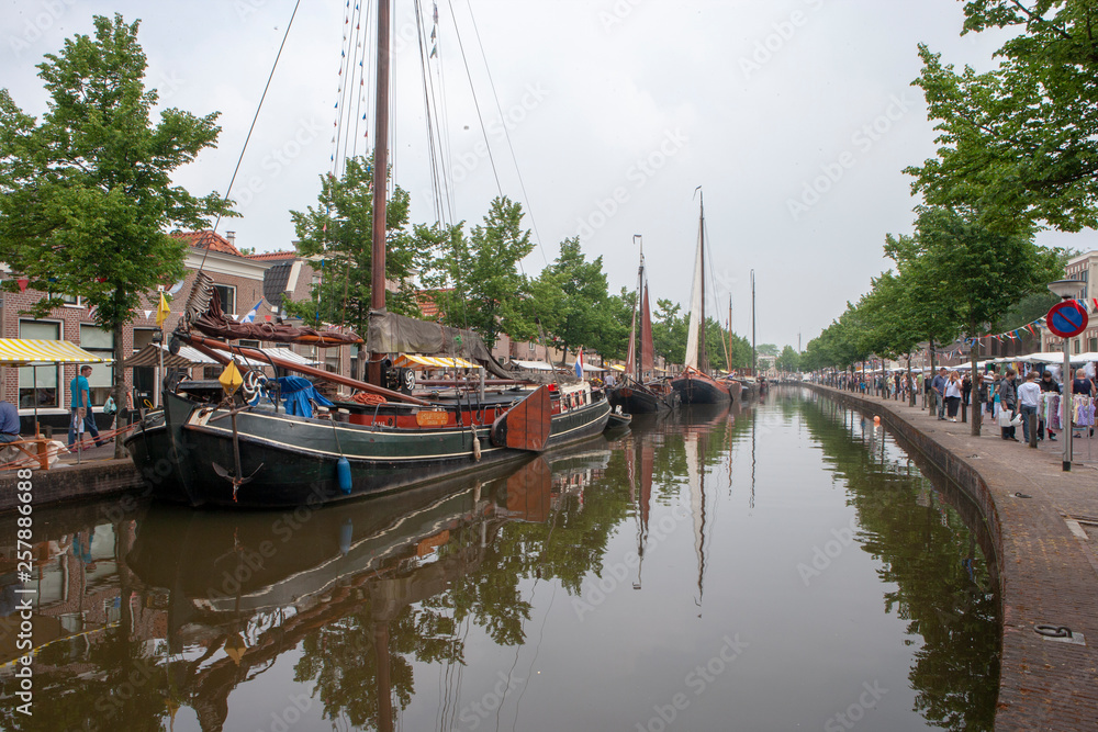 Outdoor kussens City of Meppel. Grachtenfestival. Netherlands. Canals and  ols ships - Nikkel-Art.nl