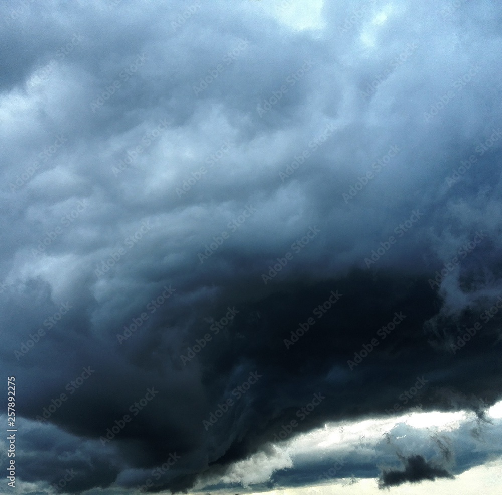 Obraz premium dramatic sky with clouds
