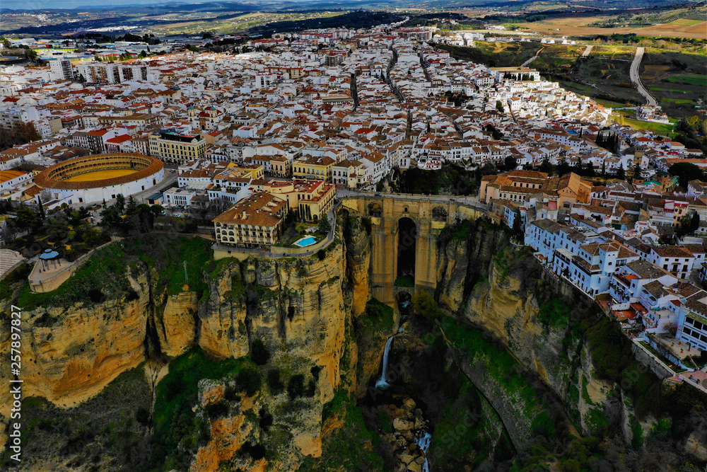 Ronda in Spanien Luftbilder Puente Nuevo, Plaza de Toros de Ronda und