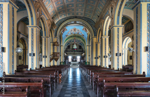 Kuba, Santiago de Kuba; Die Kathedrale im Zentrum von Santiago. " Catedral de Nuestra Senora de la Asuncion ".