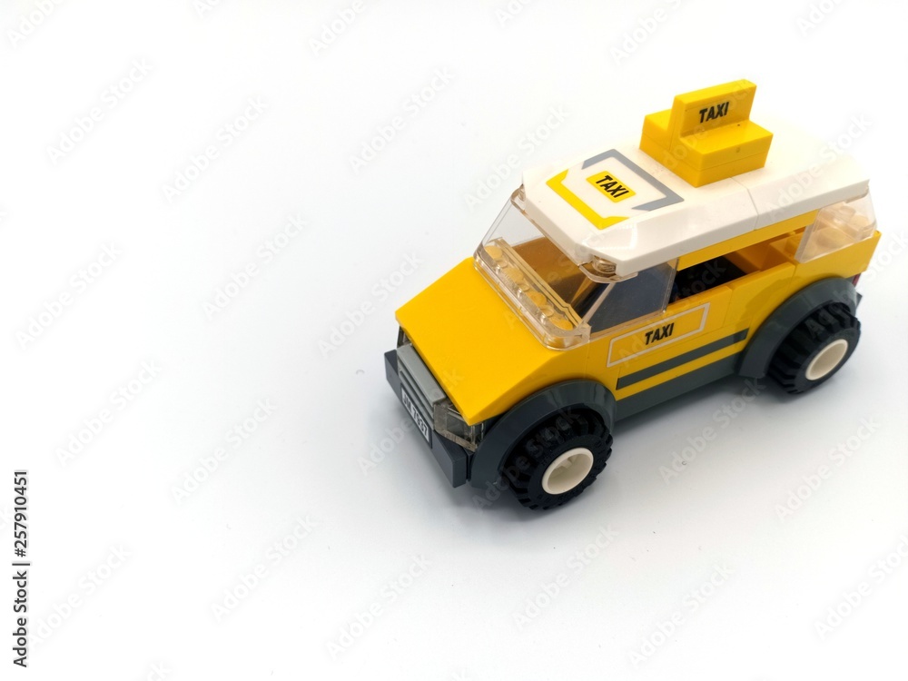 Yello taxi car toy8