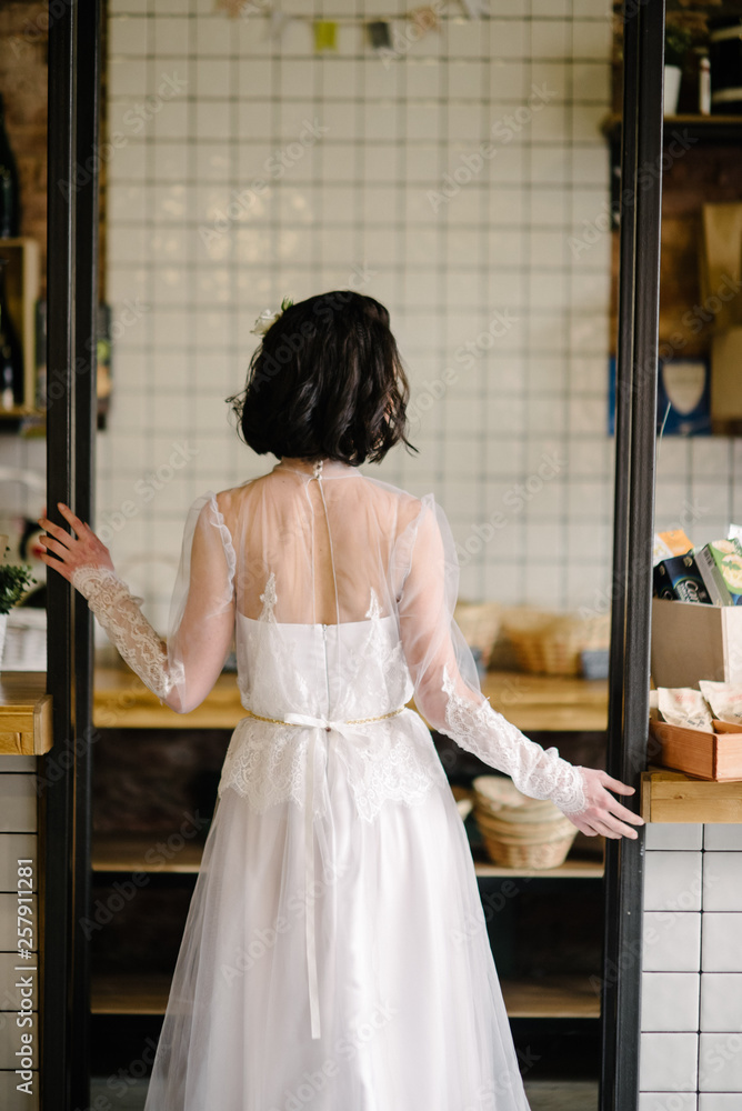 Wedding dress for short on sale hair