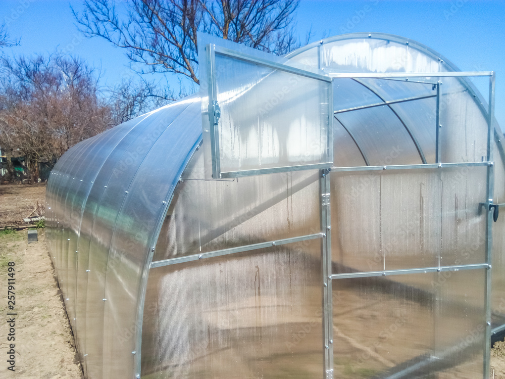 Greenhouse made of polycarbonate, prefabricated greenhouse. Greenhouse made of polycarbonate, prefabricated greenhouse.