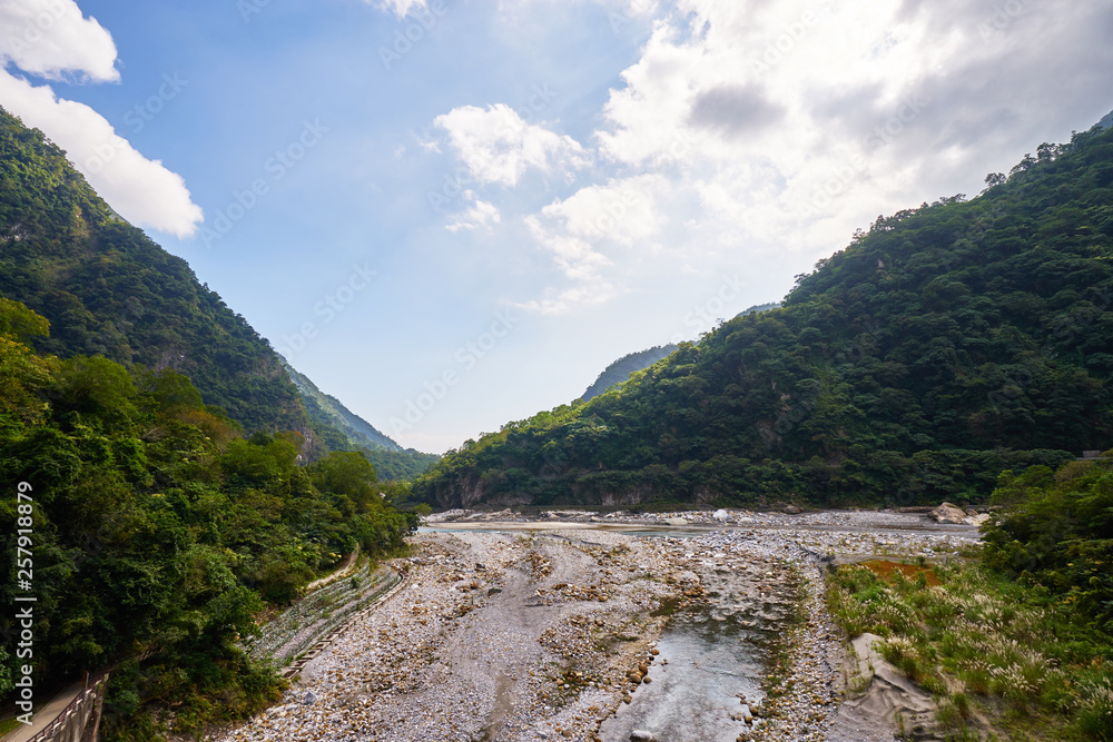Obraz premium Beautiful Shakadang river in Mysterious Valley Trail called Shakadang Trail