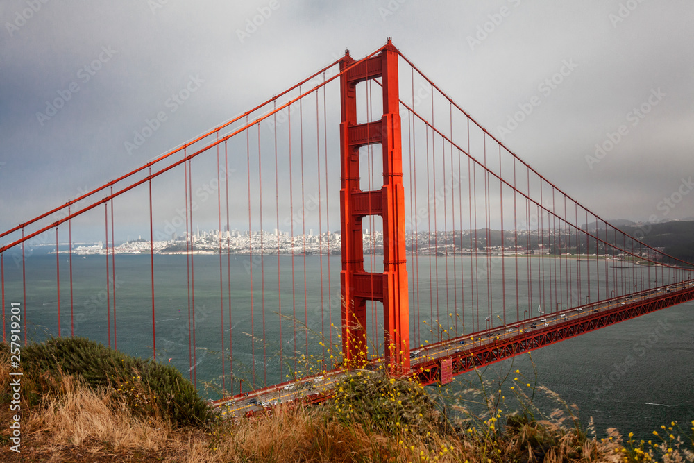 Obraz premium Golden Gate Bridge in San Francisco, beautiful landscape